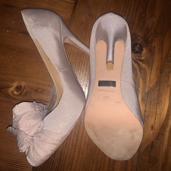 Badgley Mischka Shoes-NEW NEVER WORN size 9 - Picture 3 of 3